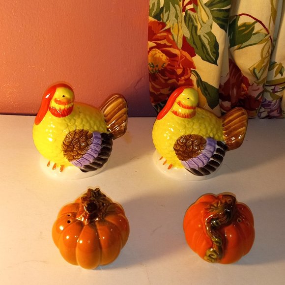 FALL SEASON THANKSGIVING COLORFUL SALT AND PEPPER SHAKERS TURKEY'S & PUMPKINS - Picture 1 of 7